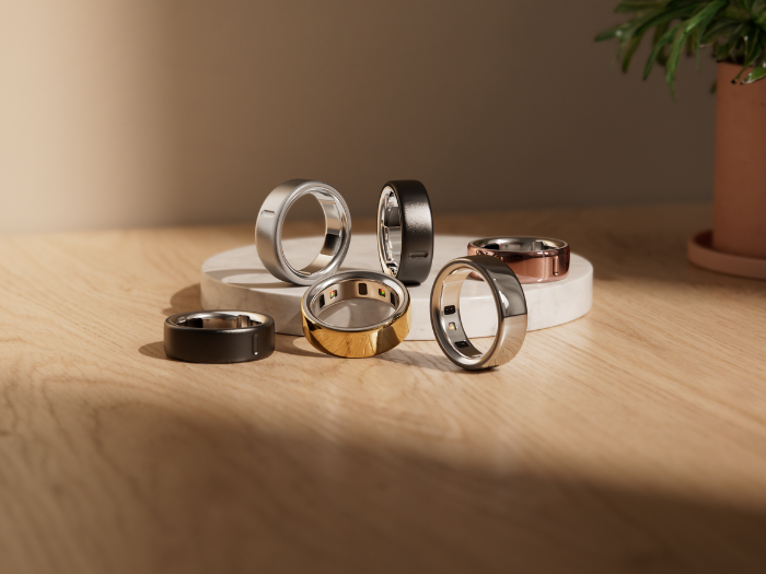 Oura Ring 4 smart ring in all available finishes