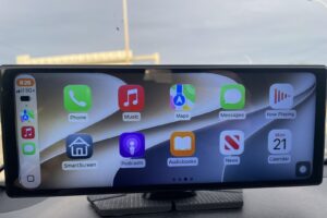 LAMTTO RC16 Review: Wireless CarPlay That Reconnects Itself